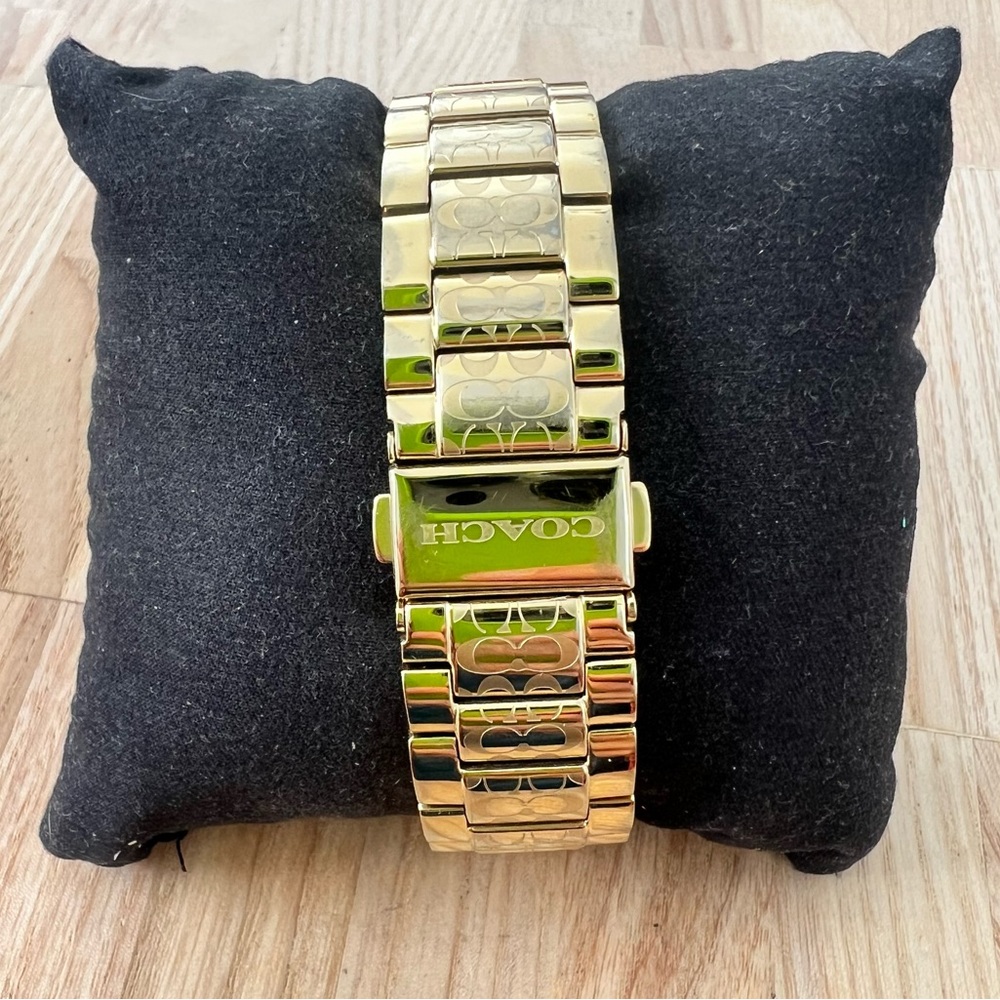 Coach New York ladies gold tone classic dress watch NEW BATTERY - Picture 6 of 14